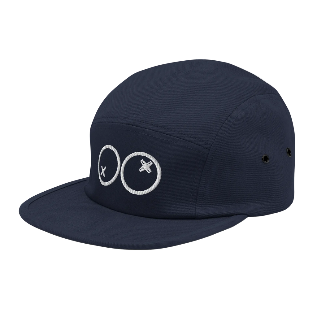 Gorra azul marino de cinco paneles Doozy Headwear con bordado blanco de dos círculos con X