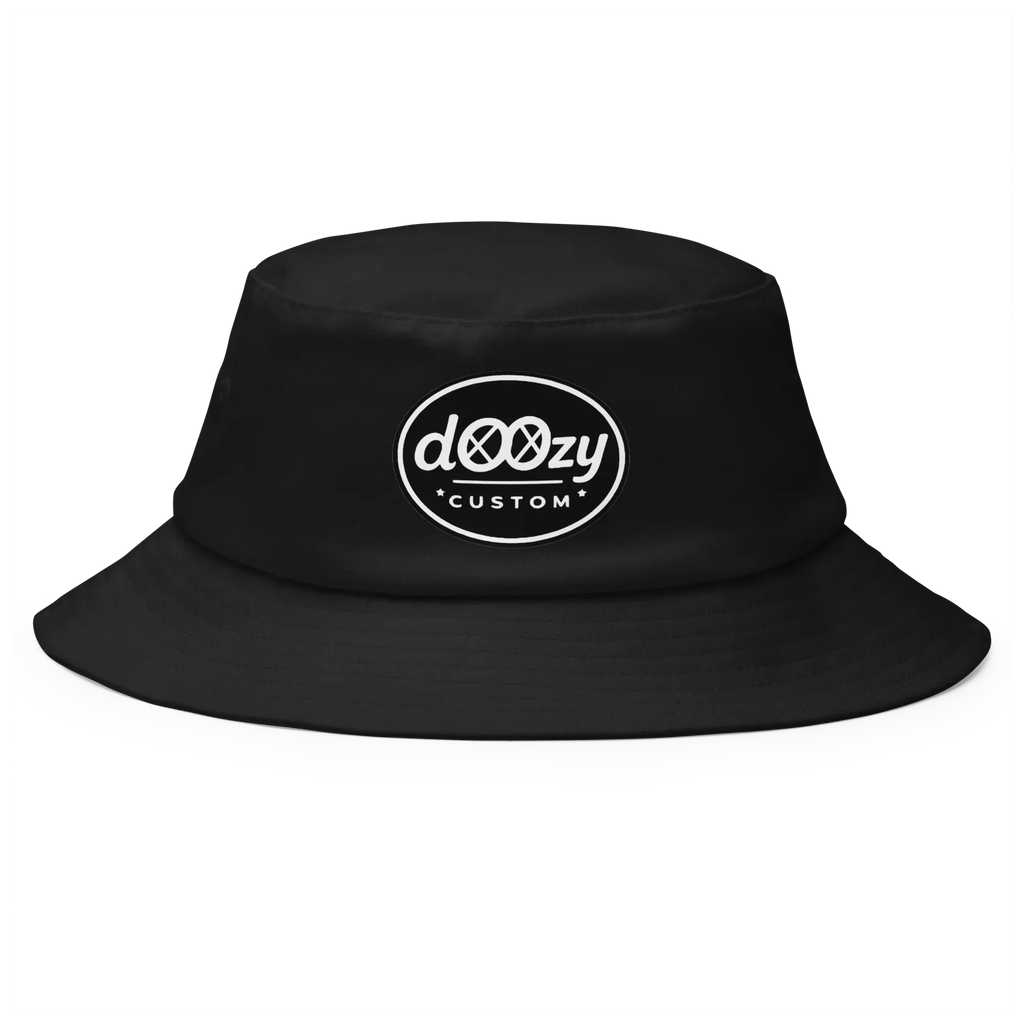 Sombrero bucket negro Doozy Headwear con logotipo blanco dOOzy custom al frente.