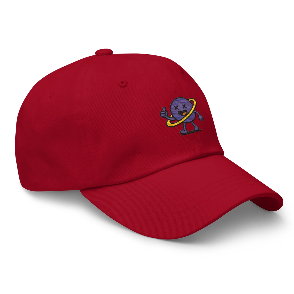 Gorra tipo dad hat roja Doozy Headwear con bordado de personaje animado y aro amarillo