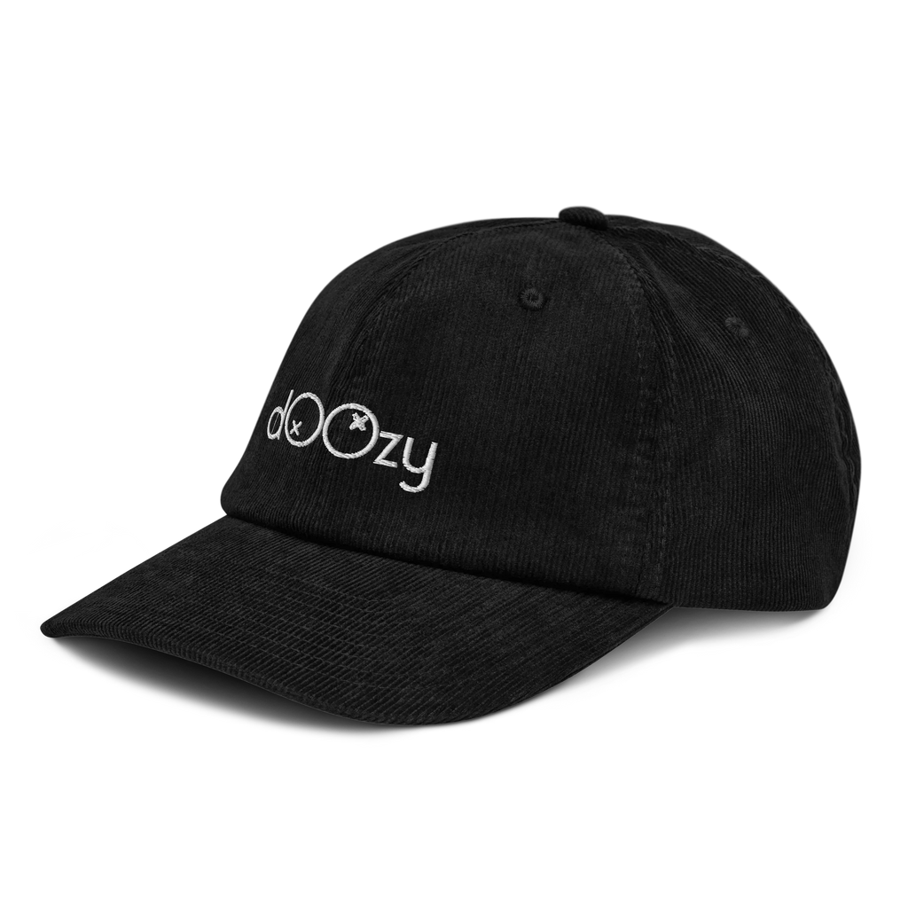 Gorra negra de pana dOOzy Headwear, logo bordado en blanco, estilo casual moderno
