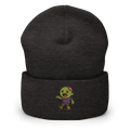 Gorro Doozy Headwear gris oscuro con dibujo de zombi verde en el frente