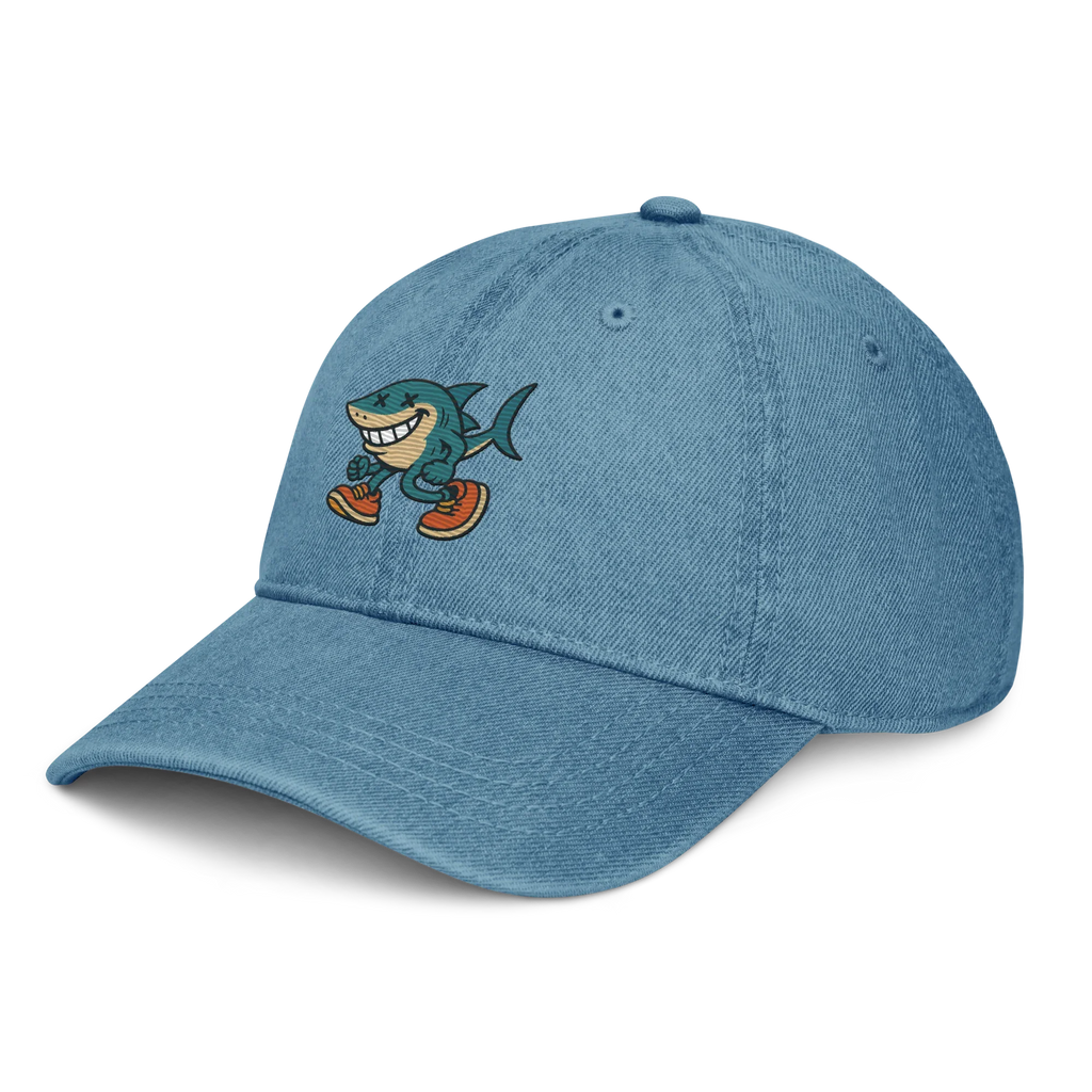 Gorra denim azul Doozy Headwear con dibujo de tiburón sonriente bordado al frente