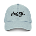 Gorra de mezclilla azul claro Doozy Headwear con logo doozy bordado en negro