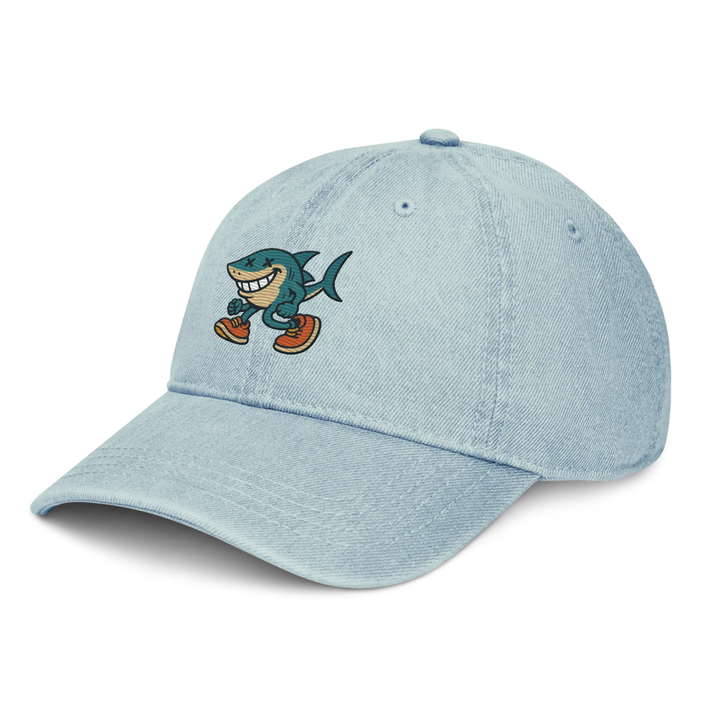 Gorra de mezclilla azul claro Doozy Headwear con tiburón animado bordado