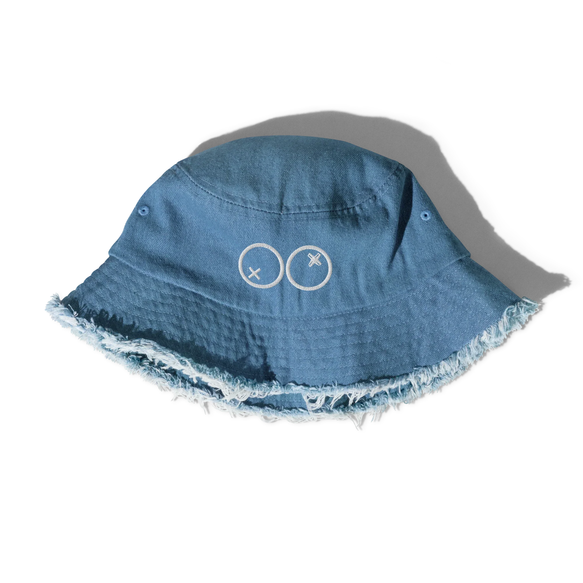 Sombrero bucket de mezclilla azul deshilachado Doozy Headwear con logo bordado dOOzy