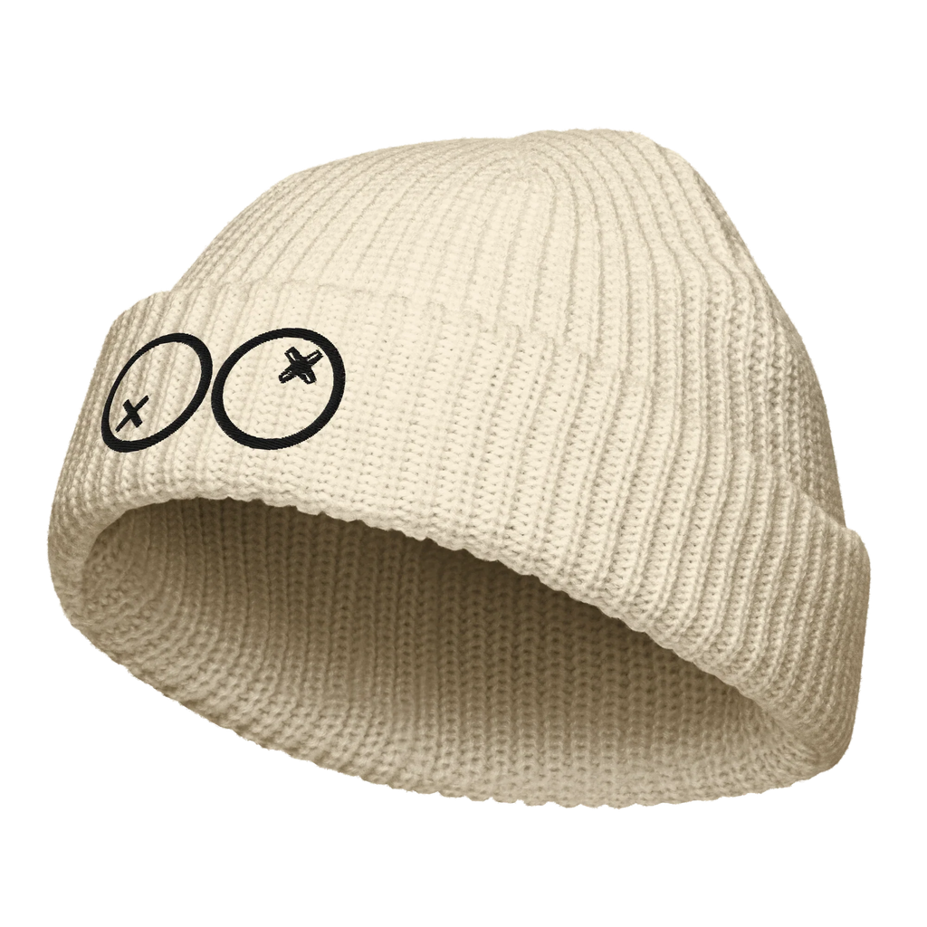 Gorro fisherman beanie color ecru de Doozy Headwear con logo bordado dOOzy al frente