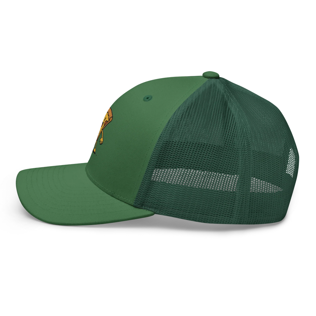 Gorra trucker verde retro de Doozy Headwear, visera curva y malla lateral, estilo urbano.
