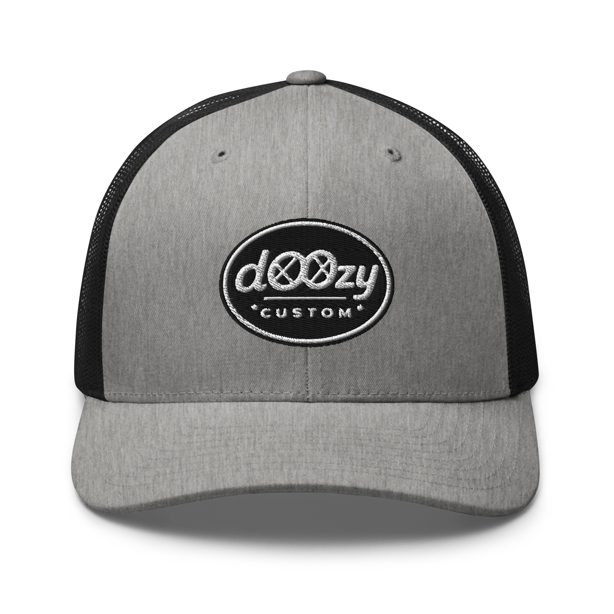 Gorra trucker retro gris y negra Doozy Headwear con logo bordado dOOzy Custom en el frente