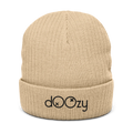 Gorro beige de punto acanalado Doozy Headwear con logo dOOzy al frente