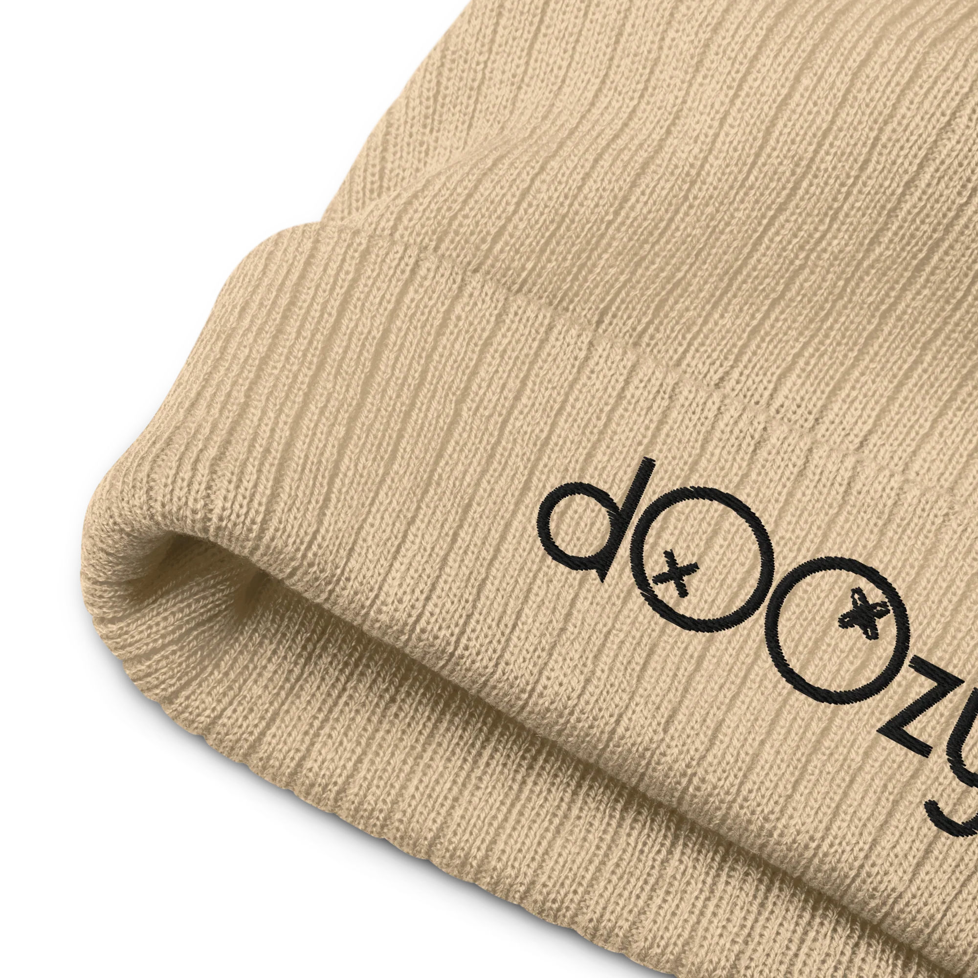 Gorro de punto beige acanalado con logo Doozy Headwear bordado en negro