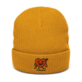 Gorro mostaza de punto Doozy Headwear con corazón bordado adelante, moda urbana.