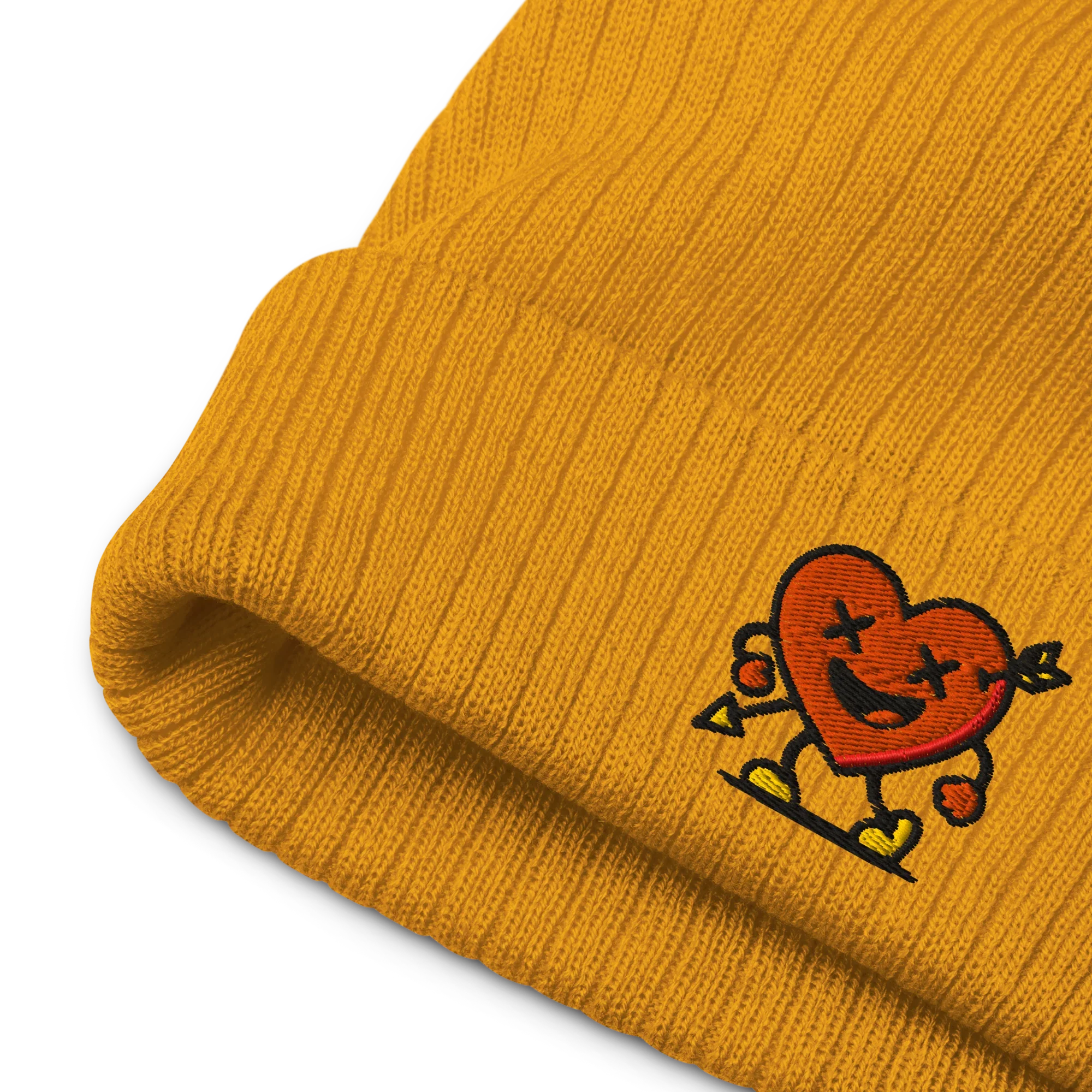 Gorro mostaza de punto Doozy Headwear con bordado de corazón sonriente y flecha