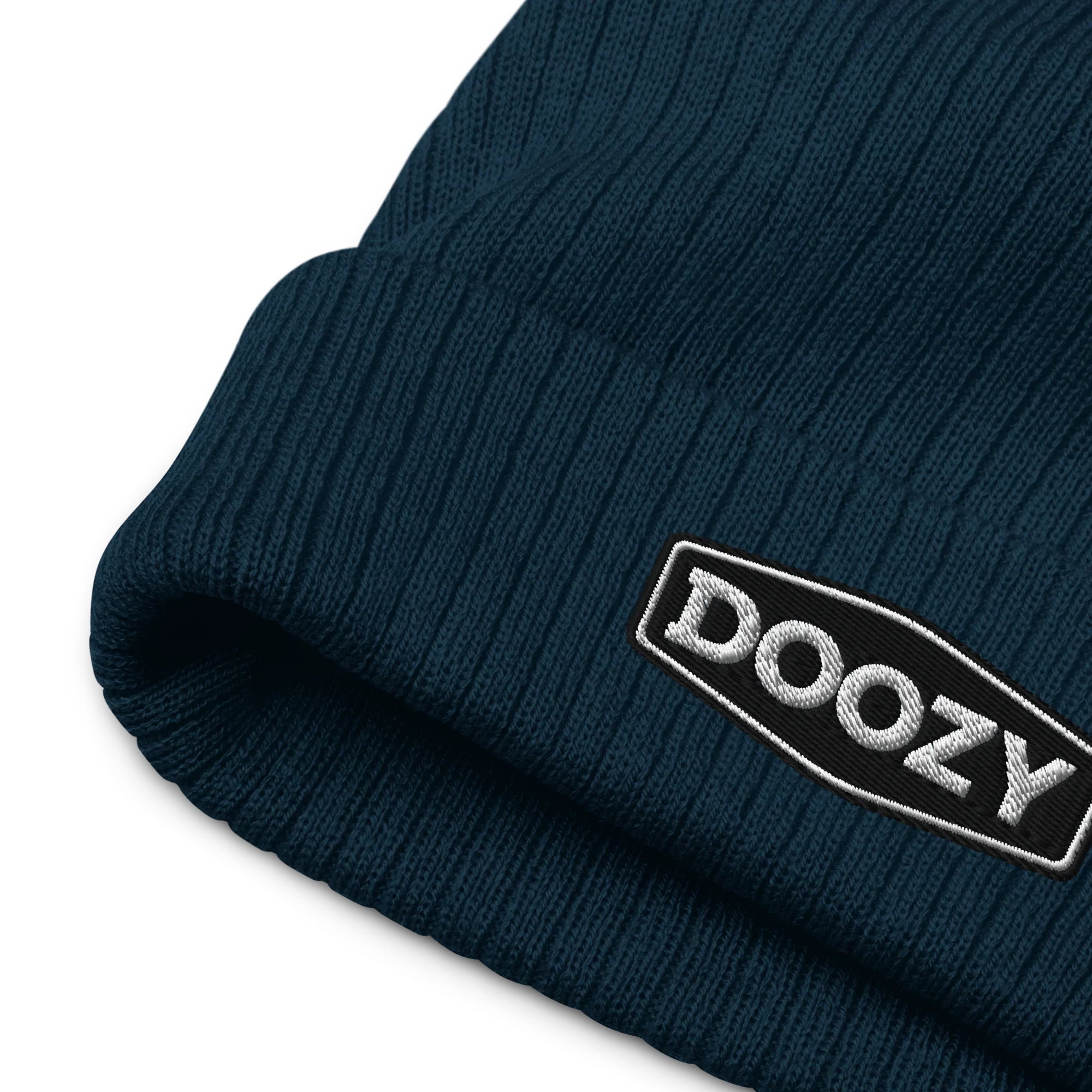 Gorro de punto acanalado azul marino Doozy Headwear con logo bordado
