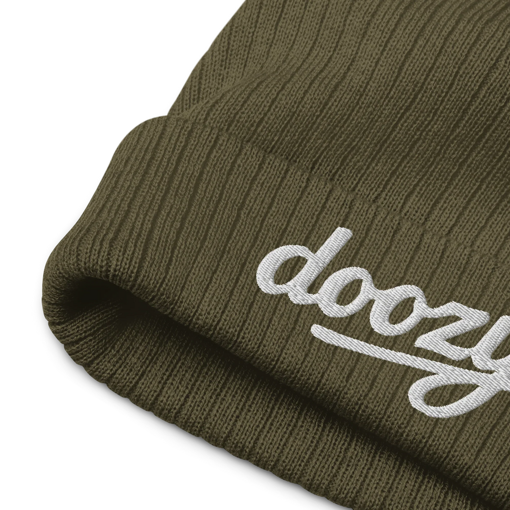 Gorro tejido canalé verde oliva con logo doozy bordado, Doozy Headwear